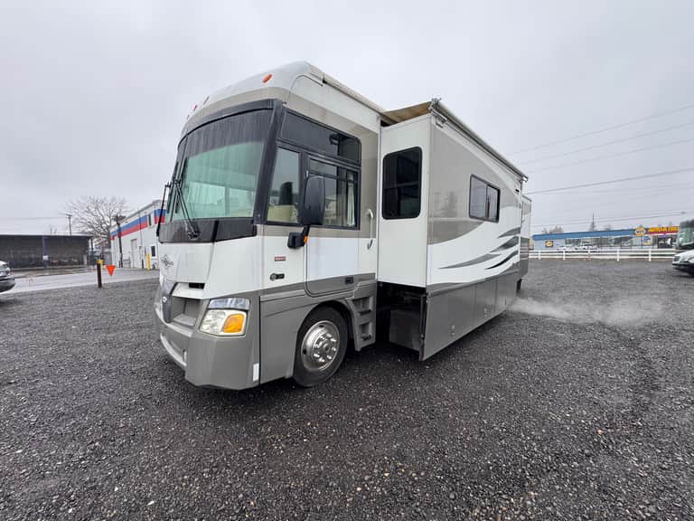 2006 Itasca Suncruiser 38R featured photo